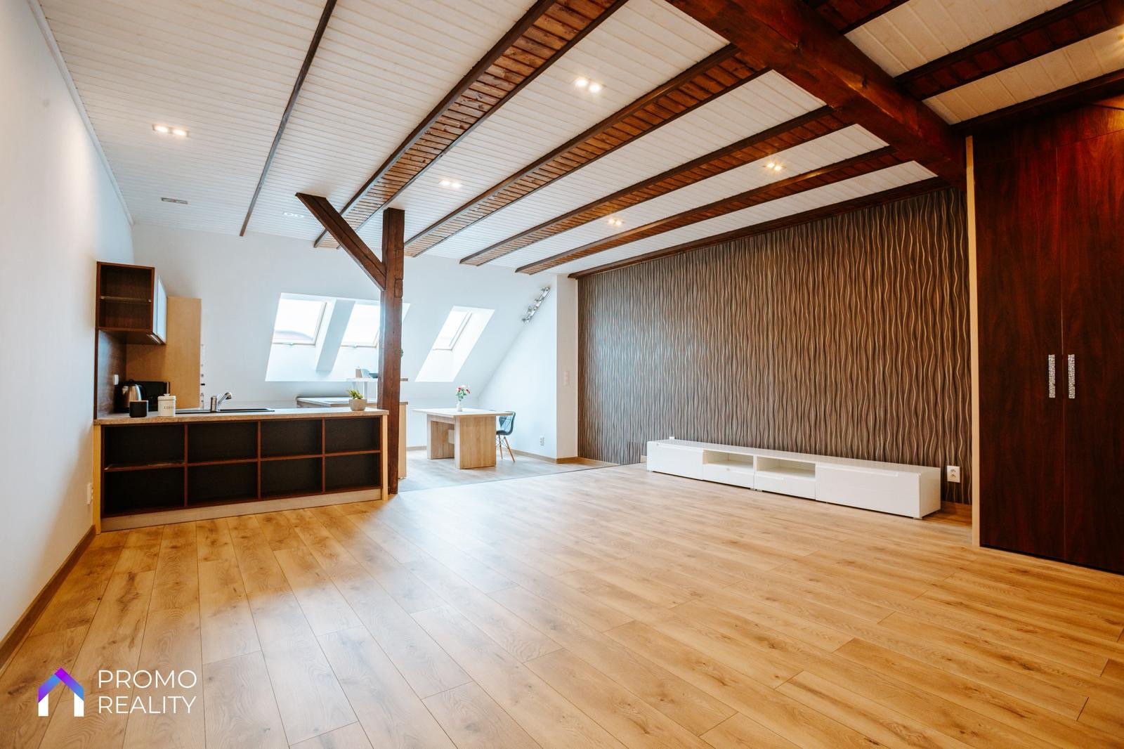 3e21abb3 378c 45d9 b5ff 068f37f42ea2